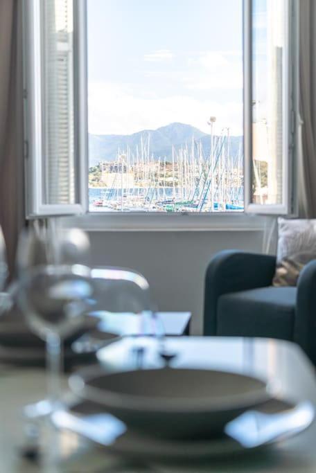 Appartement T4 Vue Mer Proche Gare Et Centre Ville Ajaccio  Bagian luar foto