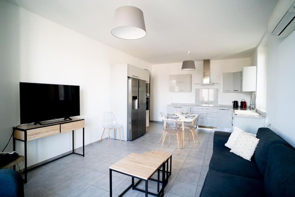 Appartement T4 Vue Mer Proche Gare Et Centre Ville Ajaccio  Bagian luar foto